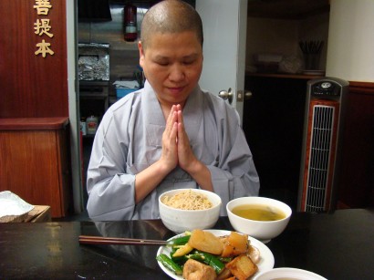 Buddhist-man-prays-before-eating-410x307.jpg