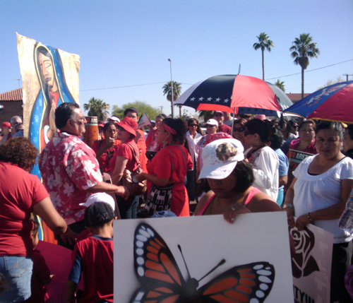 Mothers Day March for Immigrant Rights in Phoenix, AZ - Photo: Valeria Fernandez