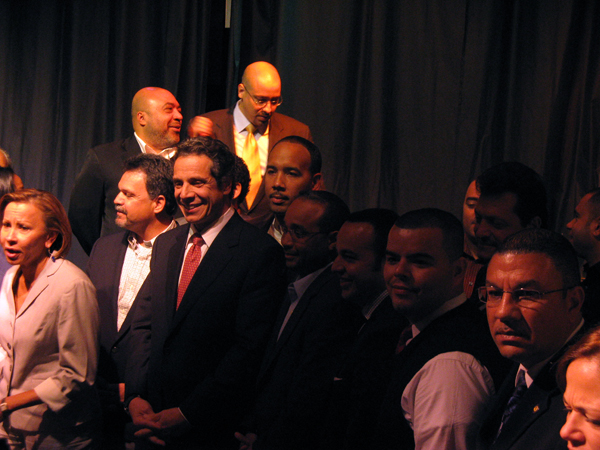 Andrew Cuomo surrounded by Hispanic leaders - Photo: Catalina Jaramillo
