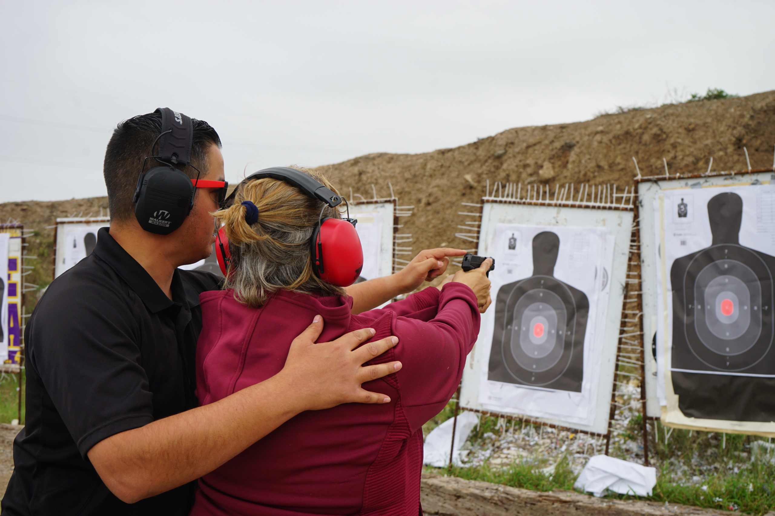 EE.UU.: mujeres en Texas ven las armas de fuego como una herramienta de defensa  personal